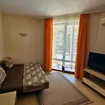 Lilou - 3 Pools, Spa, Gym, Playgrounds Apartment Slantschew brjag